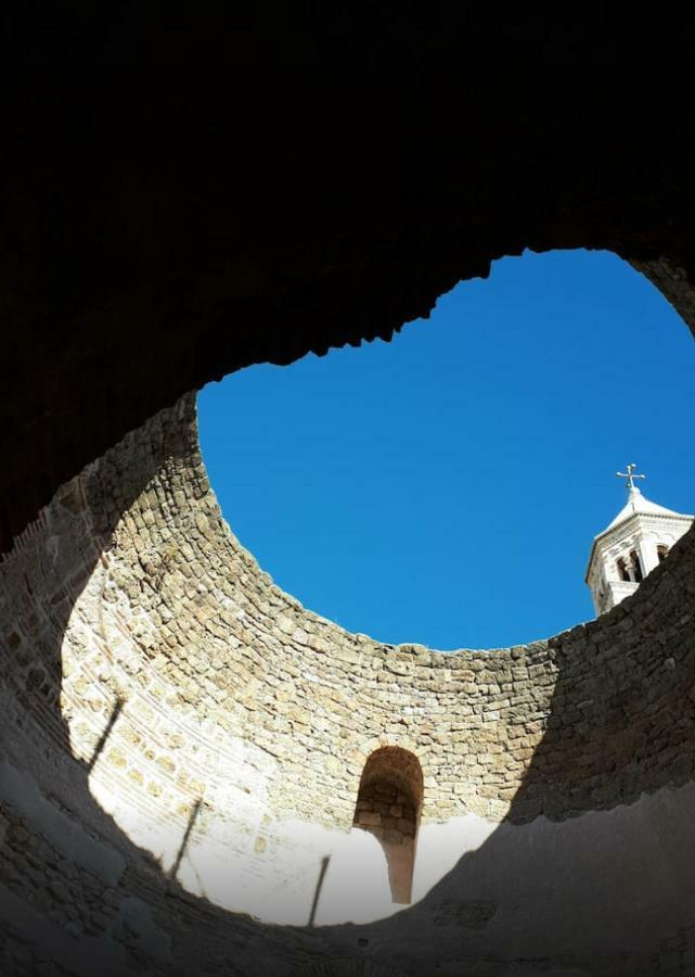 Apartment Ante Split